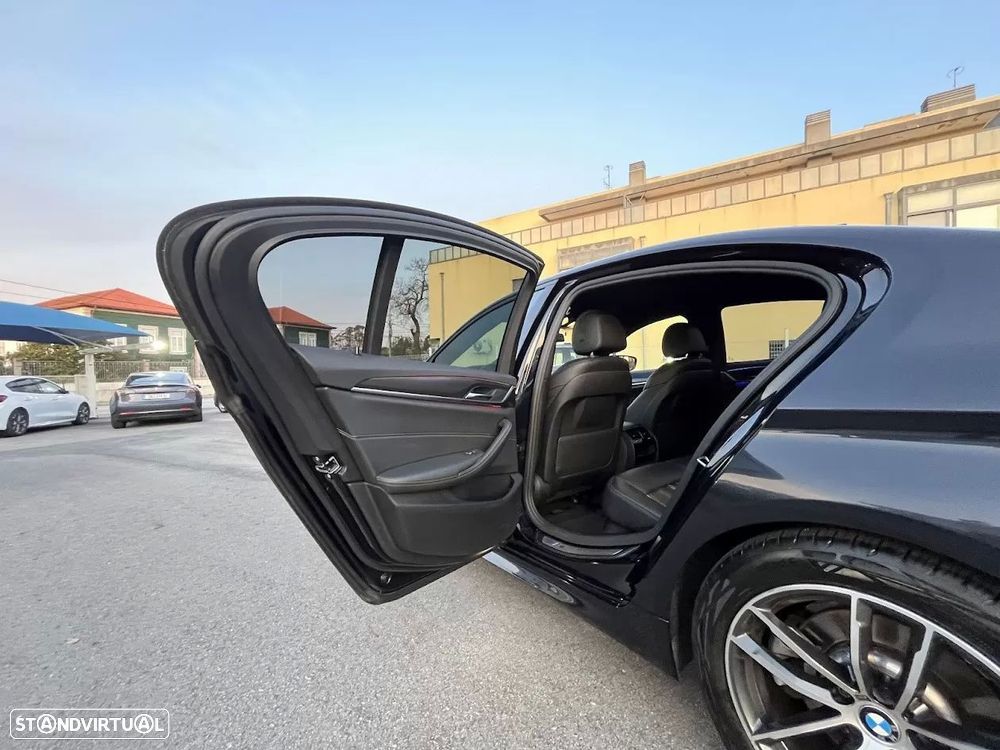 BMW 520 d Pack Desportivo M Auto - 37