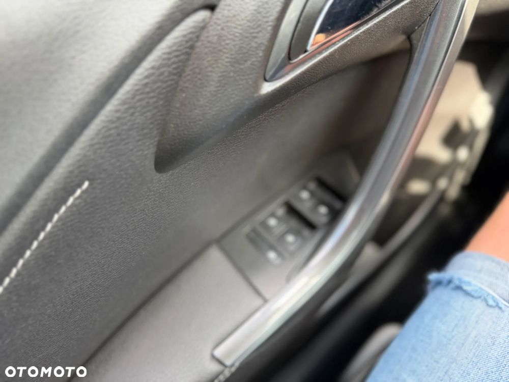 Opel Astra 2.0 CDTI DPF SportsTourer Exklusiv - 15