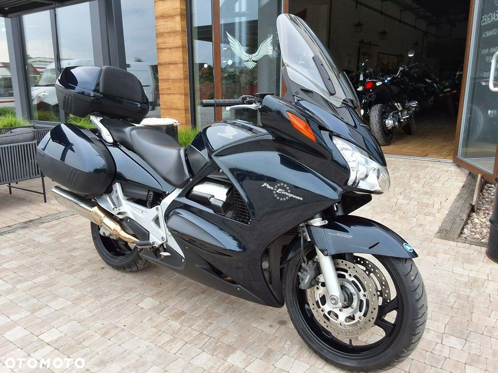 Honda ST - 1
