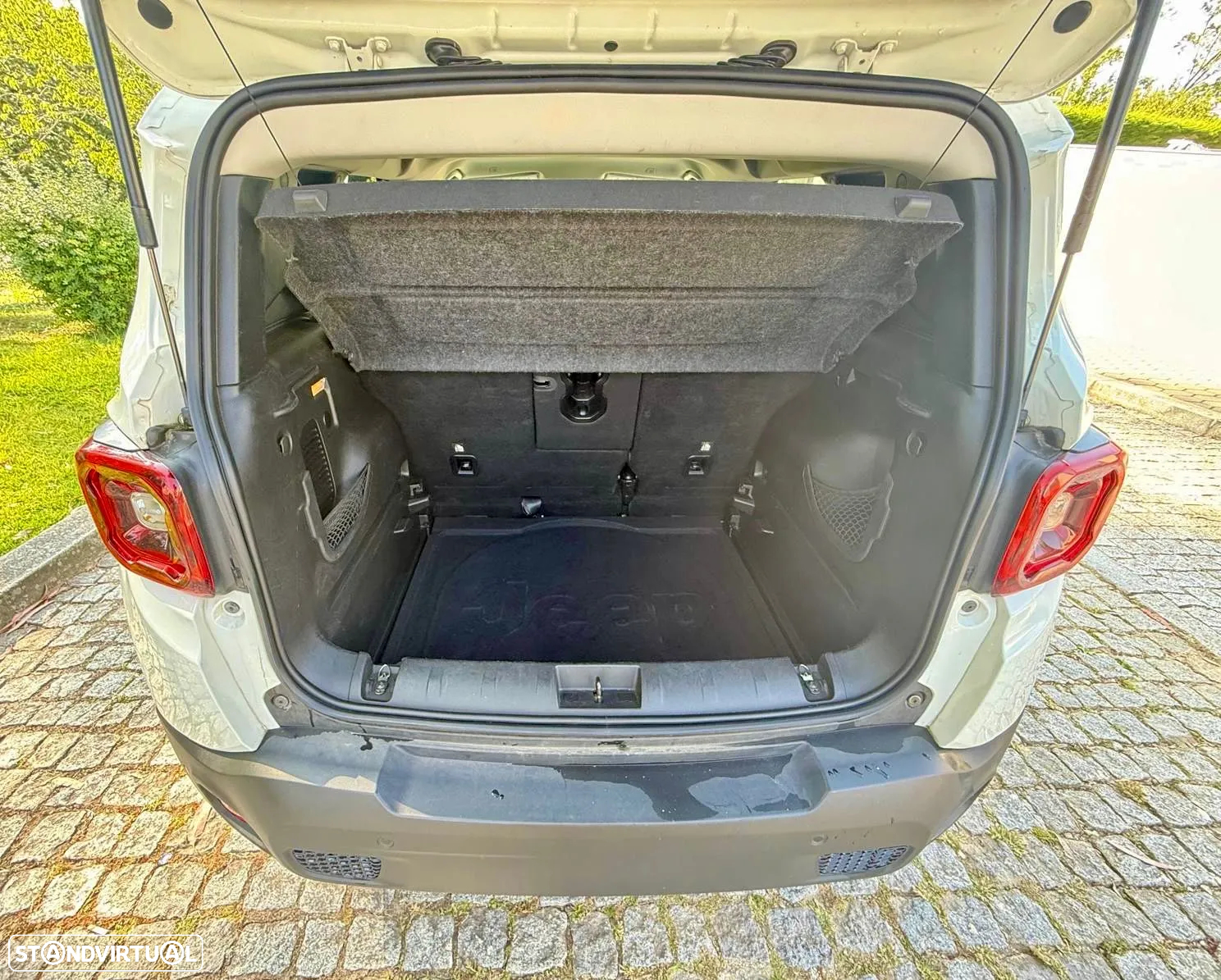 Jeep Renegade 1.0 T Limited - 18