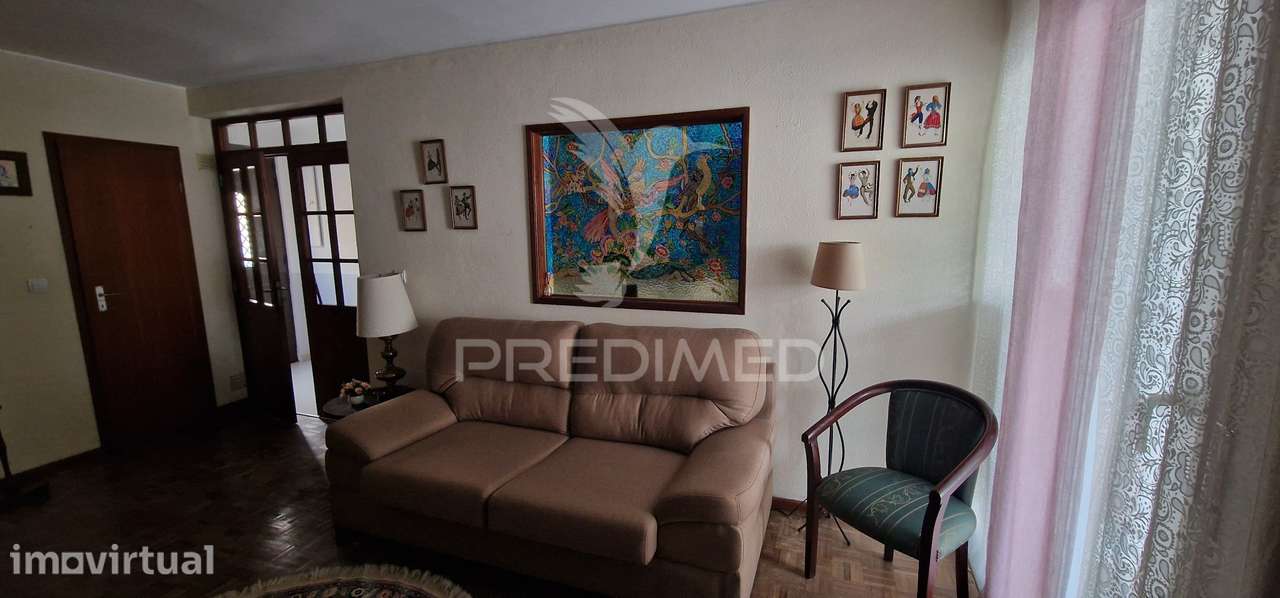 Moradia T2+1 Renovada no Bairro da Chasa - Conforto, Luz e Funciona... - Grande imagem: 3/23