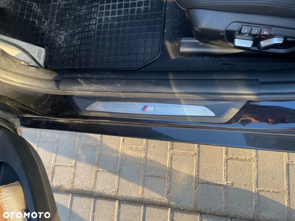 BMW Seria 3 330i M Sport Shadow - 15