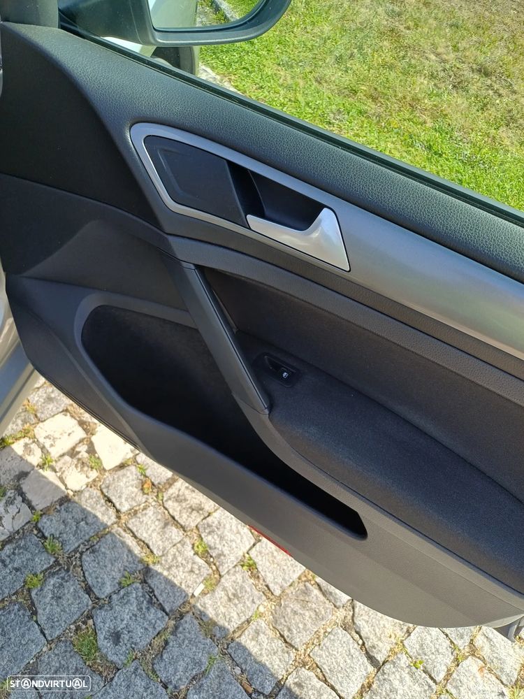 VW Golf 1.6 TDI Trendline - 12