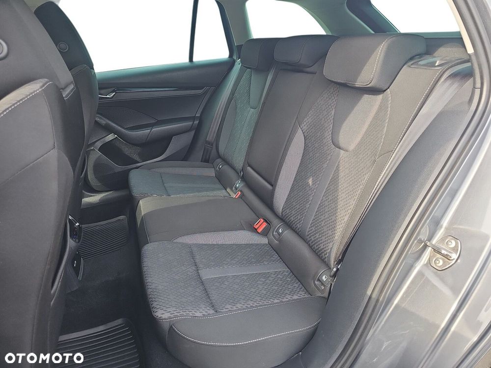 Skoda Octavia 2.0 TDI Style DSG - 9