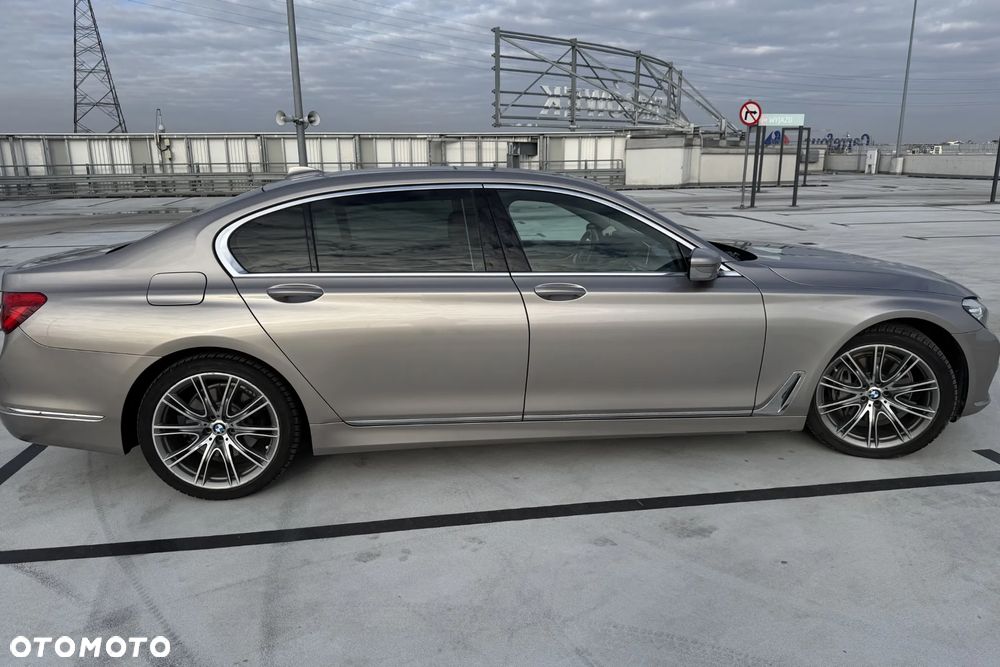 BMW Seria 7 740Li - 19
