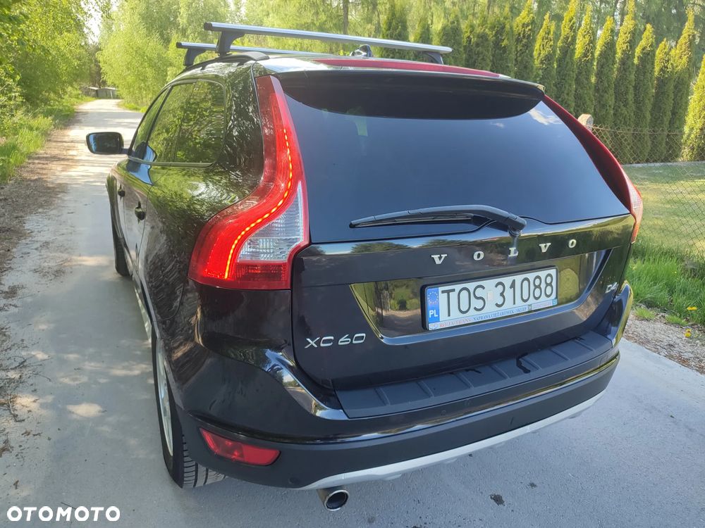 Volvo XC 60 2.4D AWD R-Design - 9