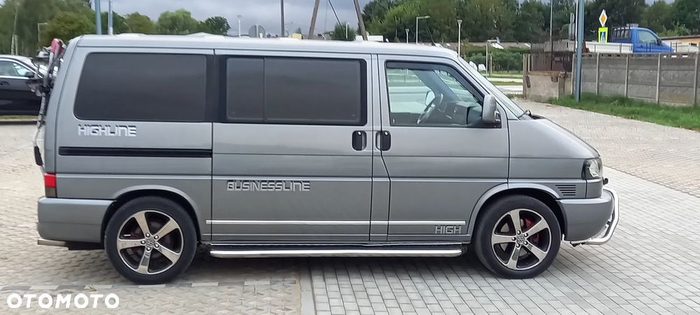Volkswagen Caravelle Standard - 10