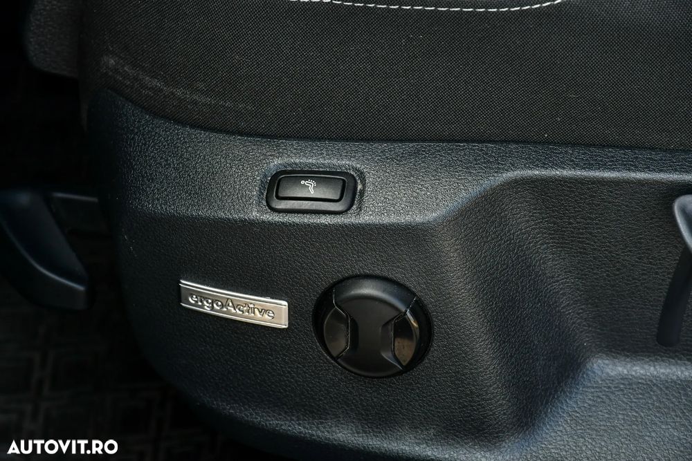 Volkswagen Golf 1.6 TDI Comfortline - 10