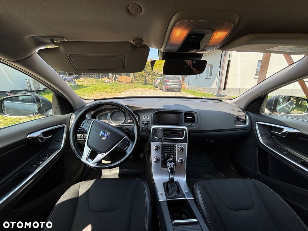Volvo V60 D4 Drive-E Momentum - 11