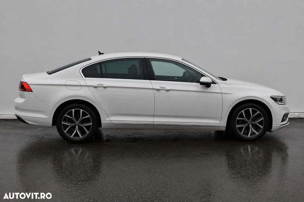 Volkswagen Passat 2.0 TDI DSG Comfortline - 9