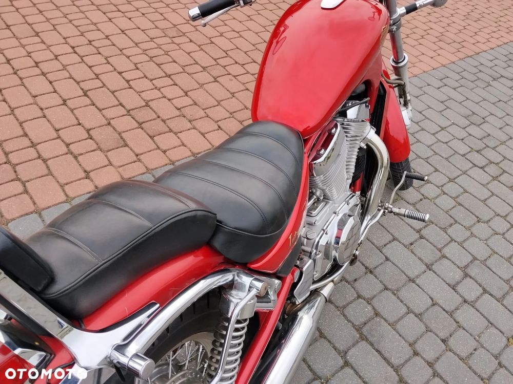 Suzuki Intruder - 7