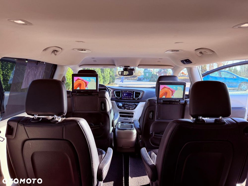 Chrysler Pacifica - 13