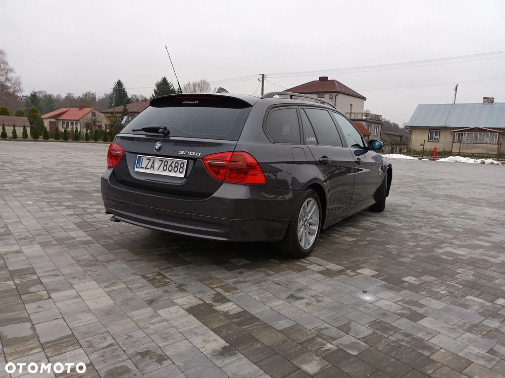 BMW Seria 3 320d - 5