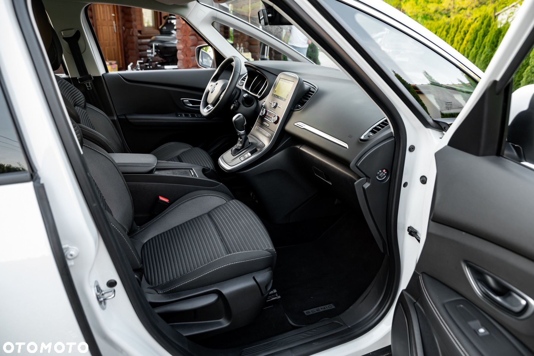 Renault Scenic TCe 140 GPF EDC INTENS - 37
