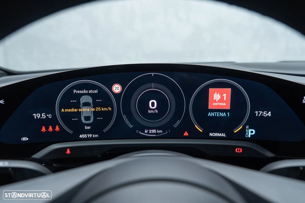 Porsche Taycan Turbo - 32