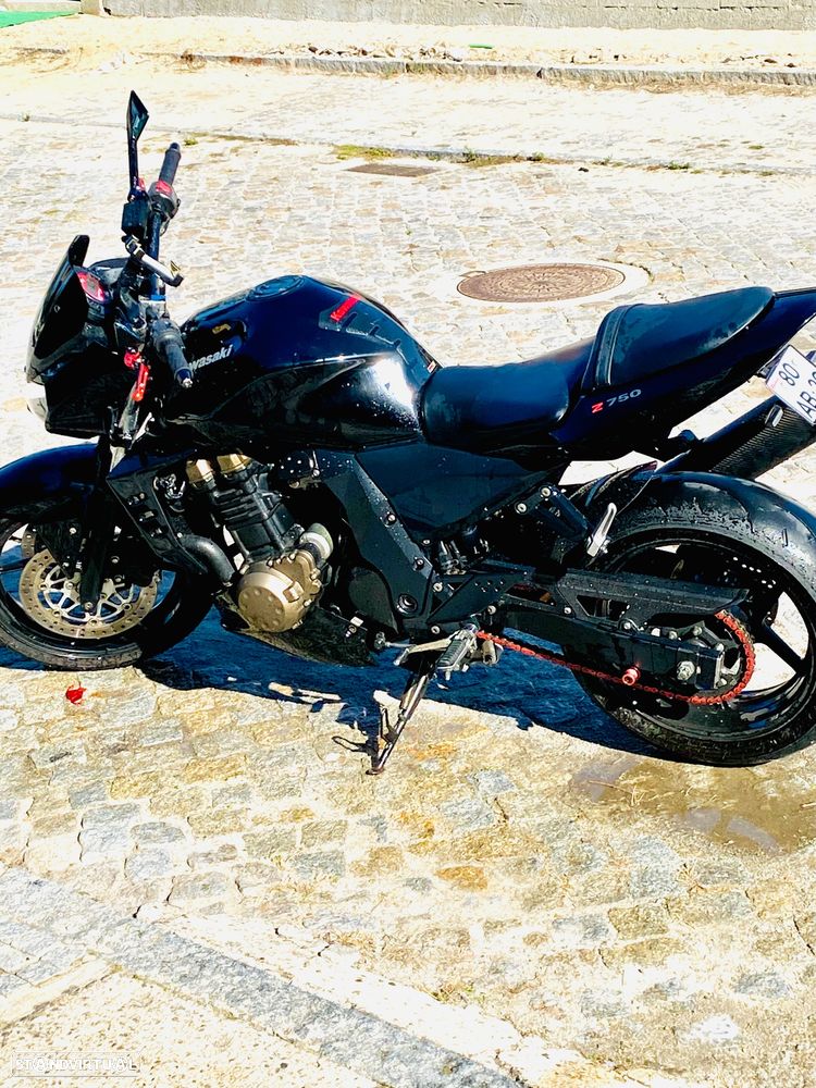 Kawasaki ZR - 11
