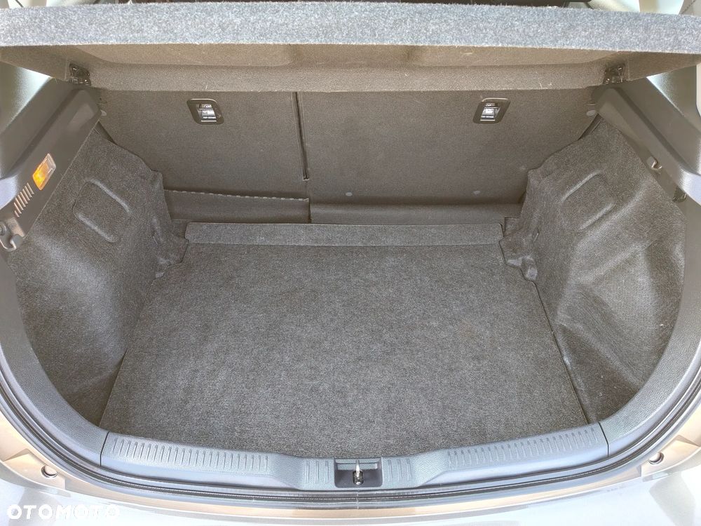 Toyota Auris 1.6 Classic Plus - 36