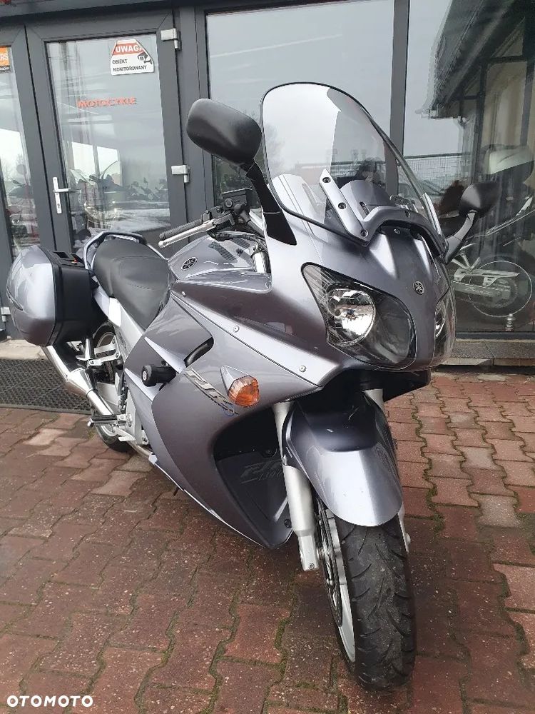 Yamaha FJR - 32