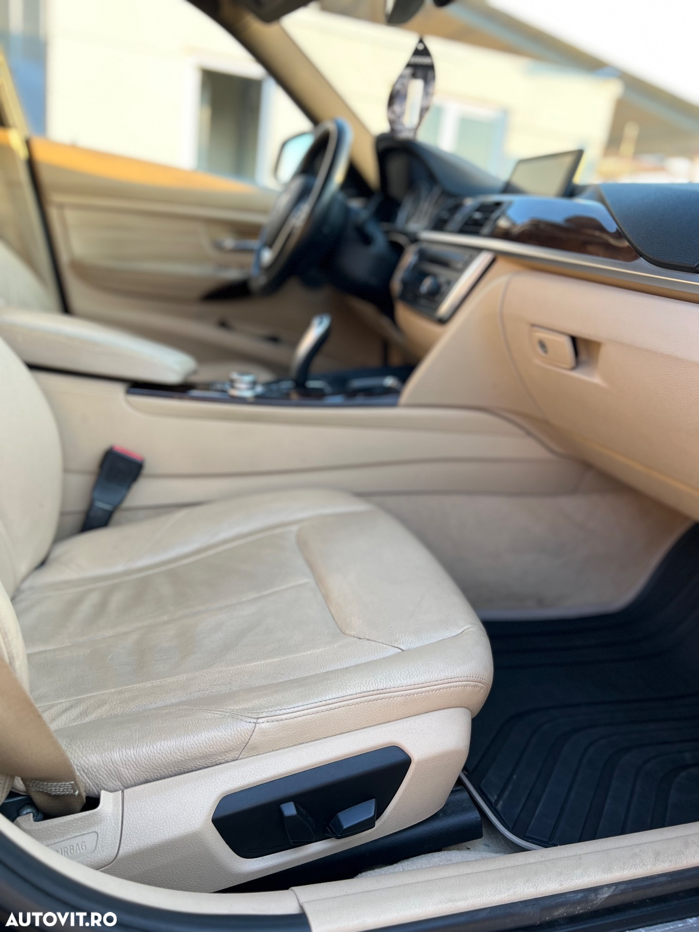 BMW Seria 3 320d Aut. Luxury Line - 12