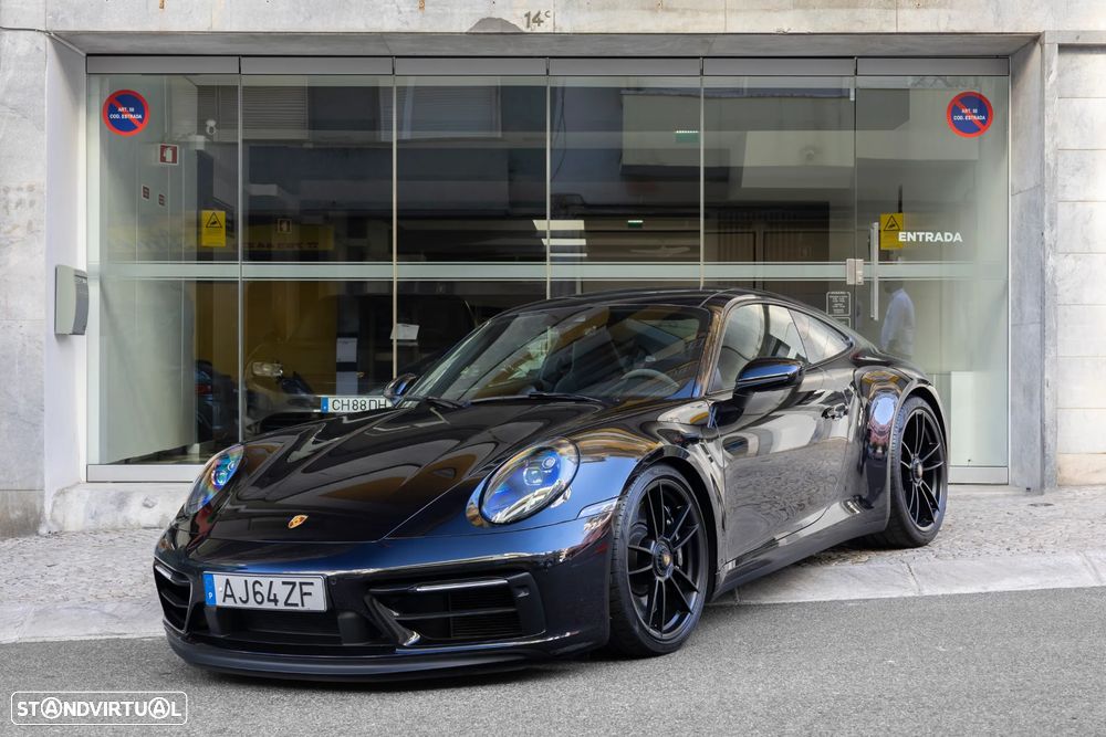 Porsche 911 (992)