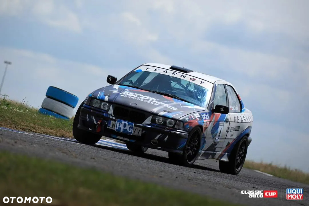BMW Seria 3 320i - 22