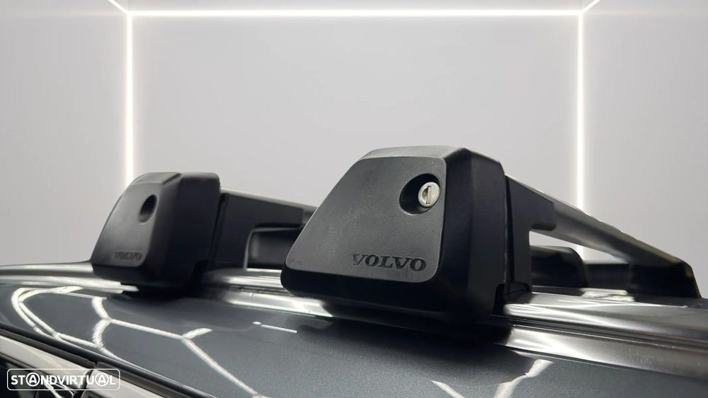 Volvo XC 60 2.0 T8 PHEV R-Design AWD - 28