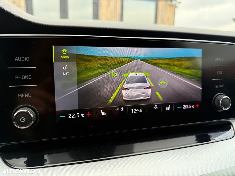 Skoda Octavia 2.0 TDI DSG Ambition - 37