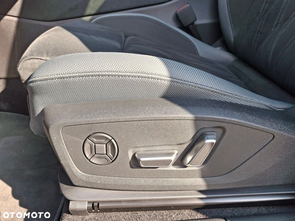 Audi Q3 Sportback - 12