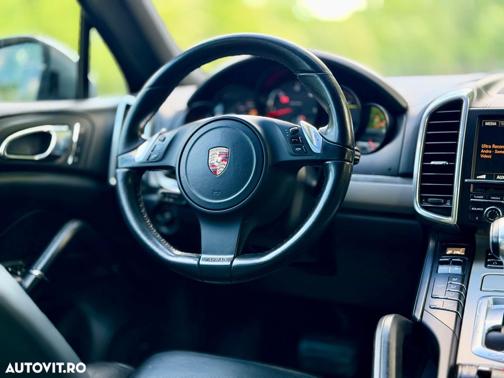 Porsche Cayenne - 13