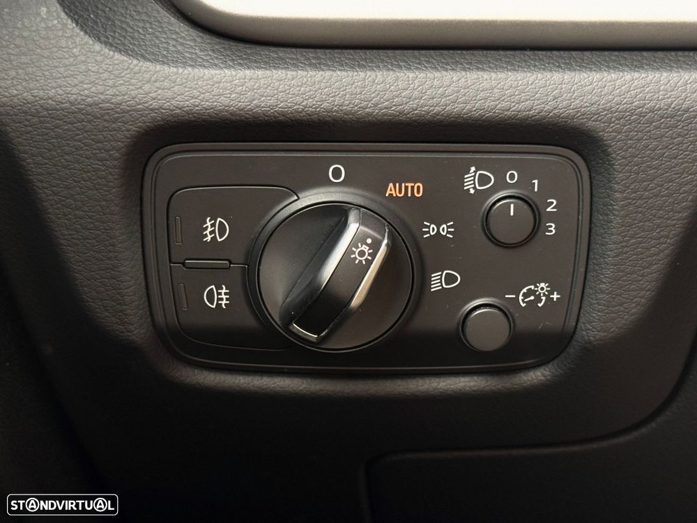 Audi A3 Limousine 1.6 TDI Sport S tronic - 11