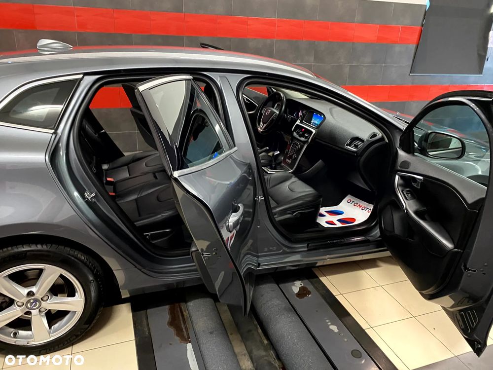 Volvo V40 D2 Summum - 22