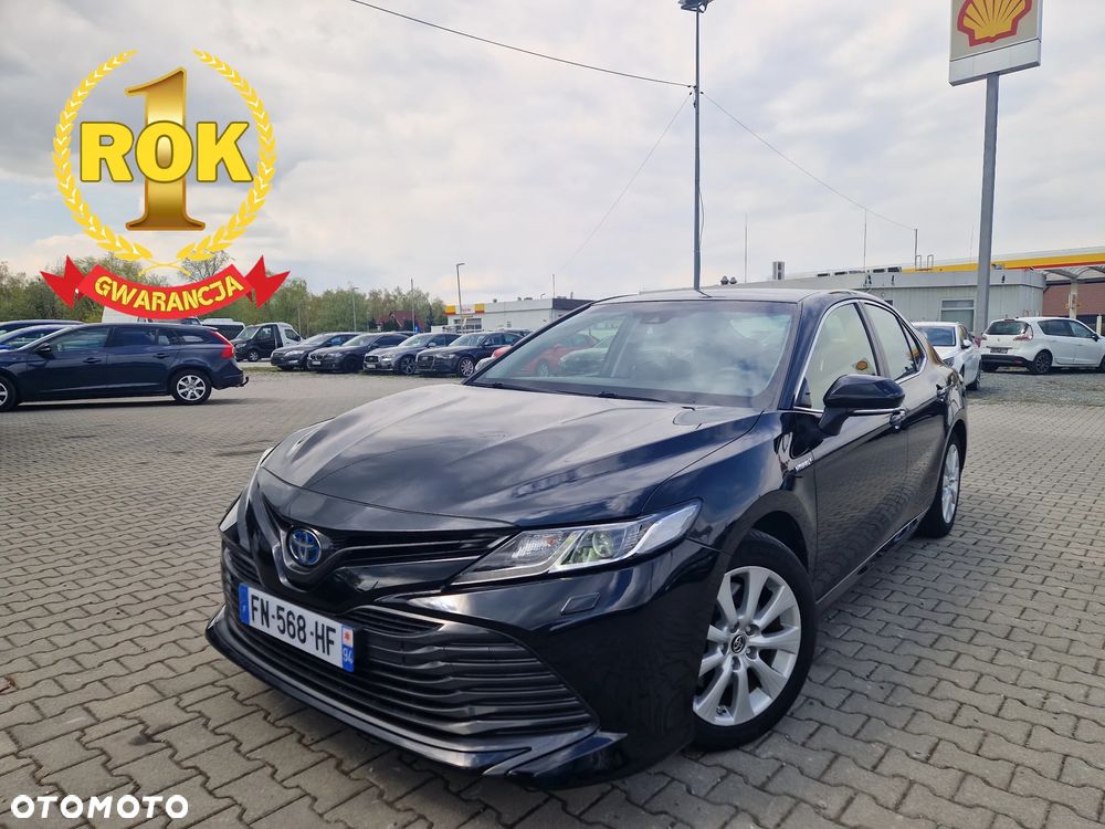 Toyota Camry Luxury - 1