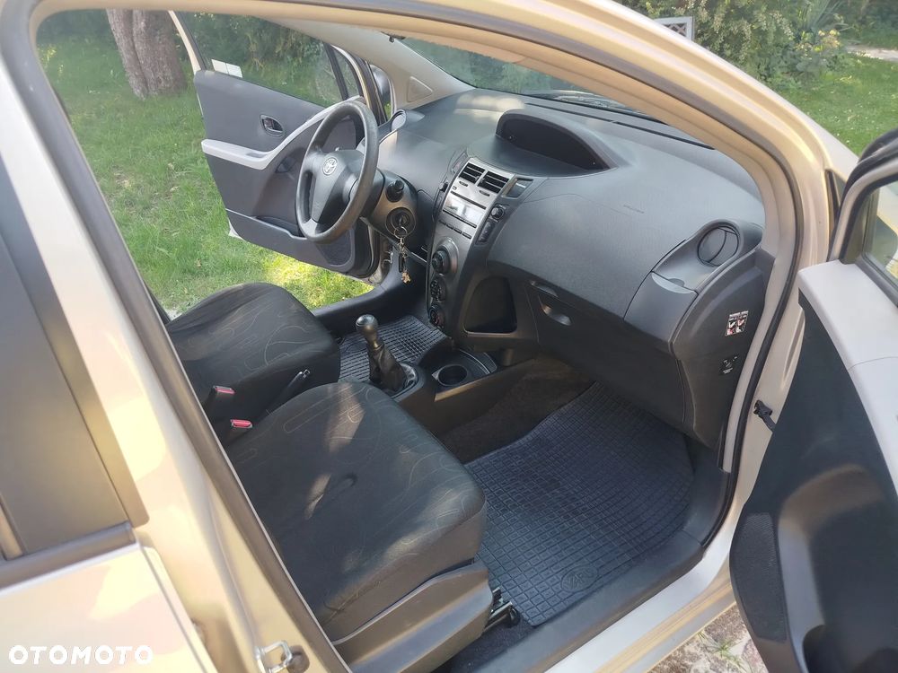 Toyota Yaris 1.0 Luna A/C - 10