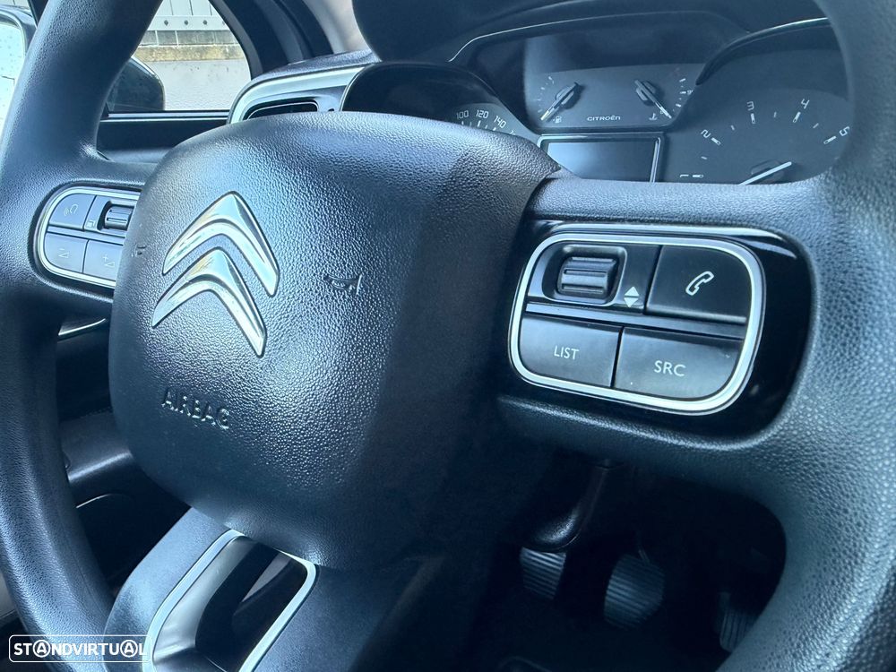 Citroën C3 Pure Tech Shine — fotografia 19