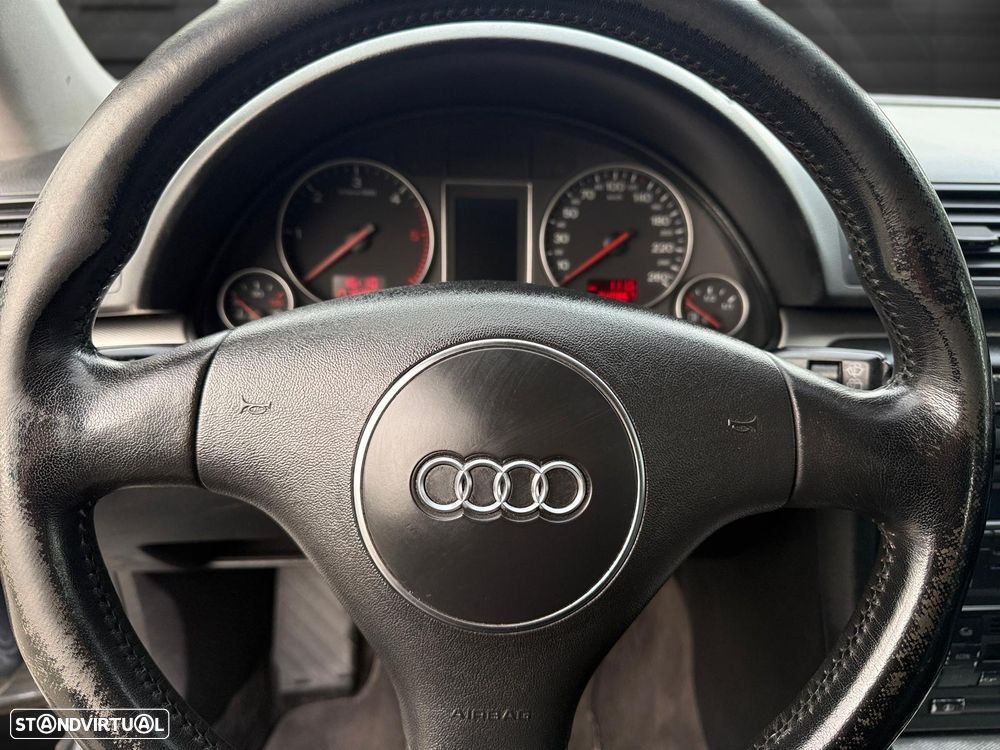 Audi A4 Avant 2.5 TDI quattro S-line - 8