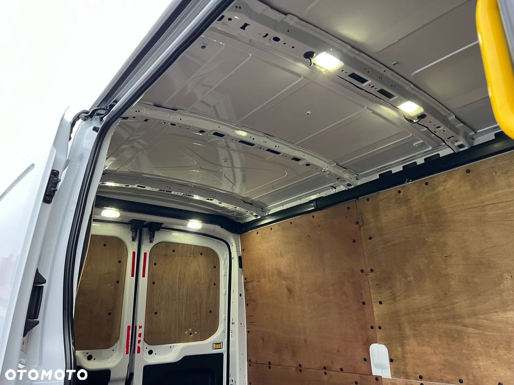 Ford Transit 2,2 L2H2 - 28