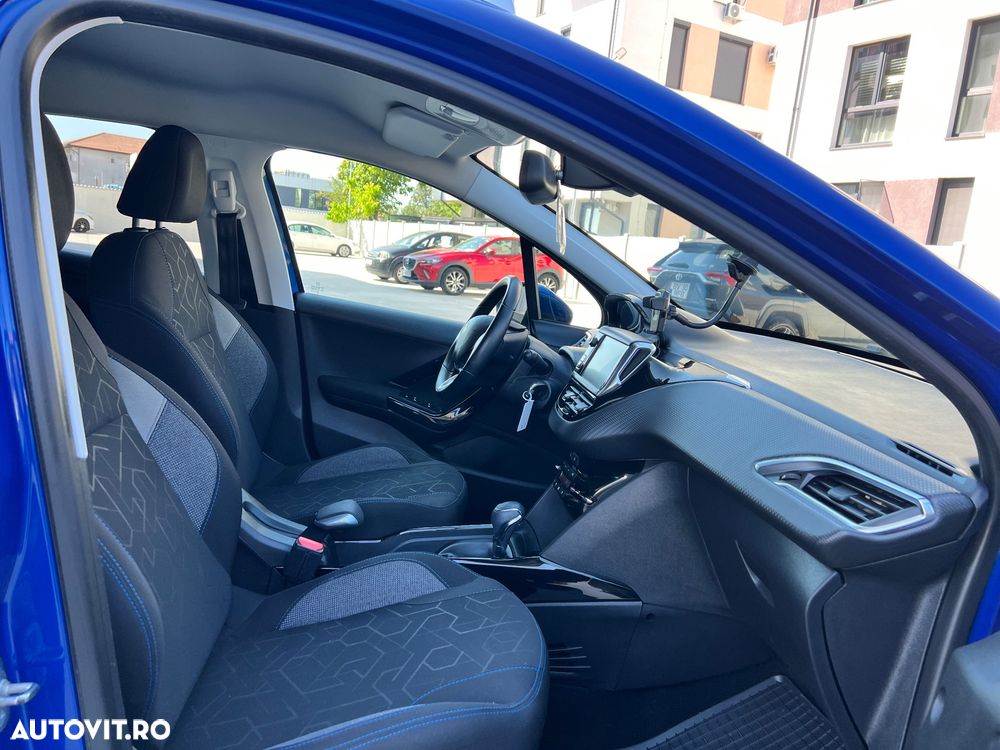 Peugeot 2008 PureTech 110 GPF Stop&Start EAT6 Signature - 11