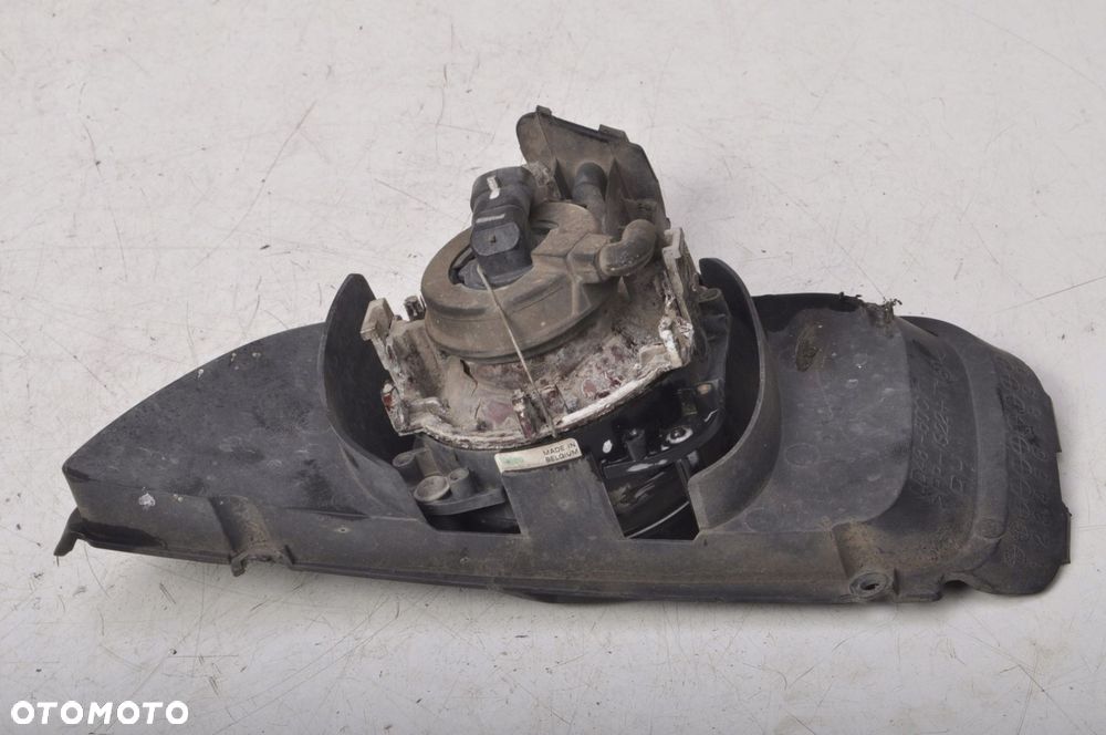 MAZDA MPV II HALOGEN PRAWY - 3