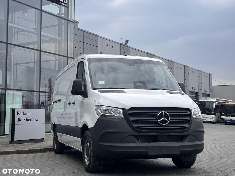Mercedes-Benz Sprinter - 2