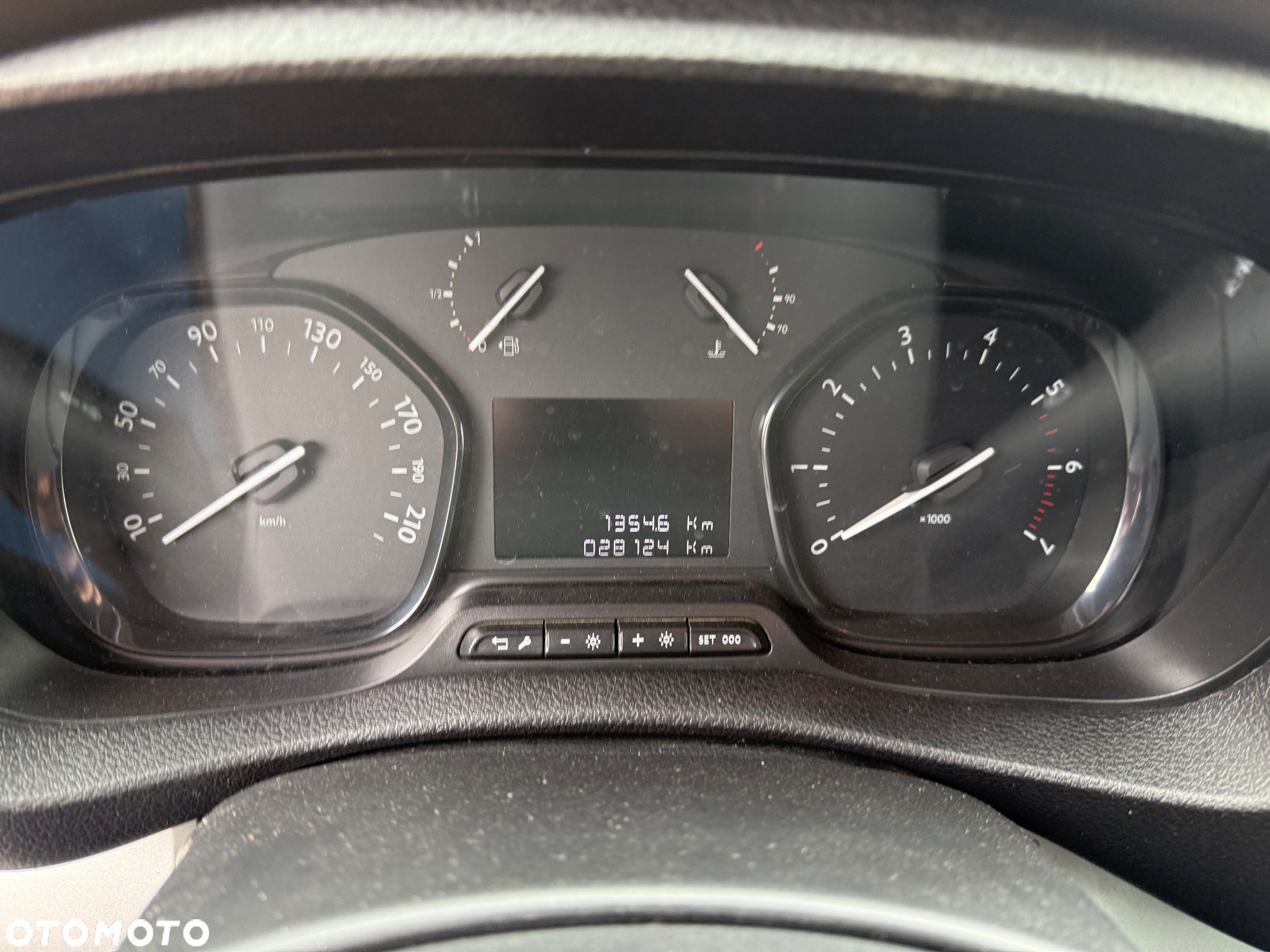 Opel VIVARO - 23