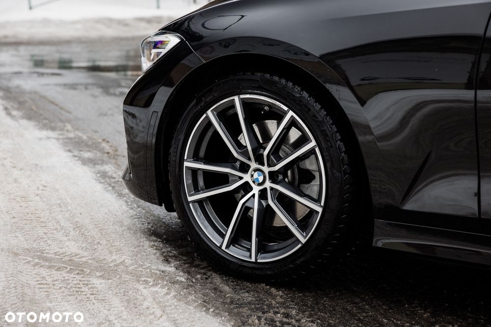 BMW Seria 3 330i Sport Line - 6