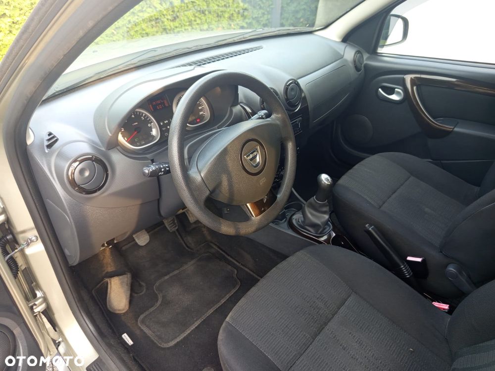 Dacia Duster 1.6 16V 4x2 Laureate - 26