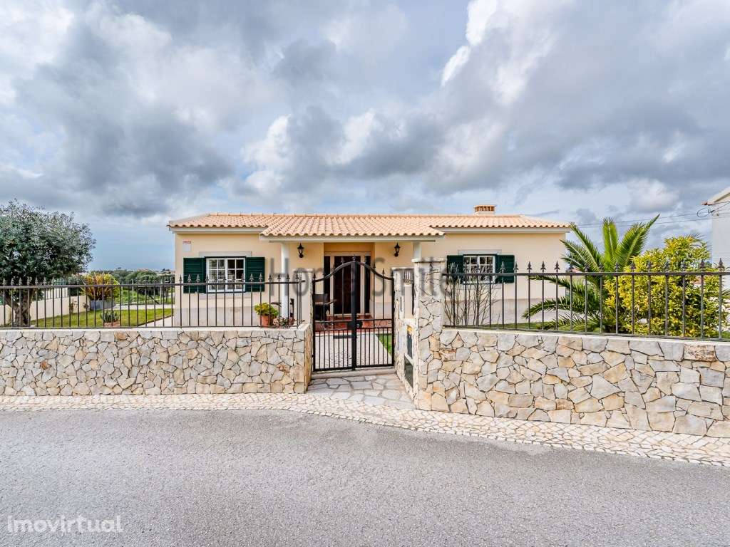 MORADIA COM PISCINA. EXCELENTE QUALIDADE - Grande imagem: 2/45