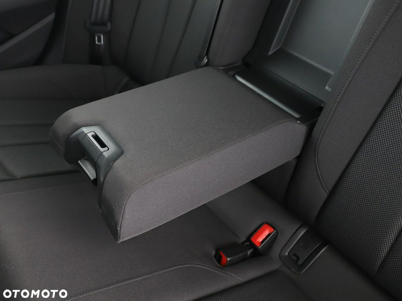 Audi A4 Avant 35 TDI S tronic - 33