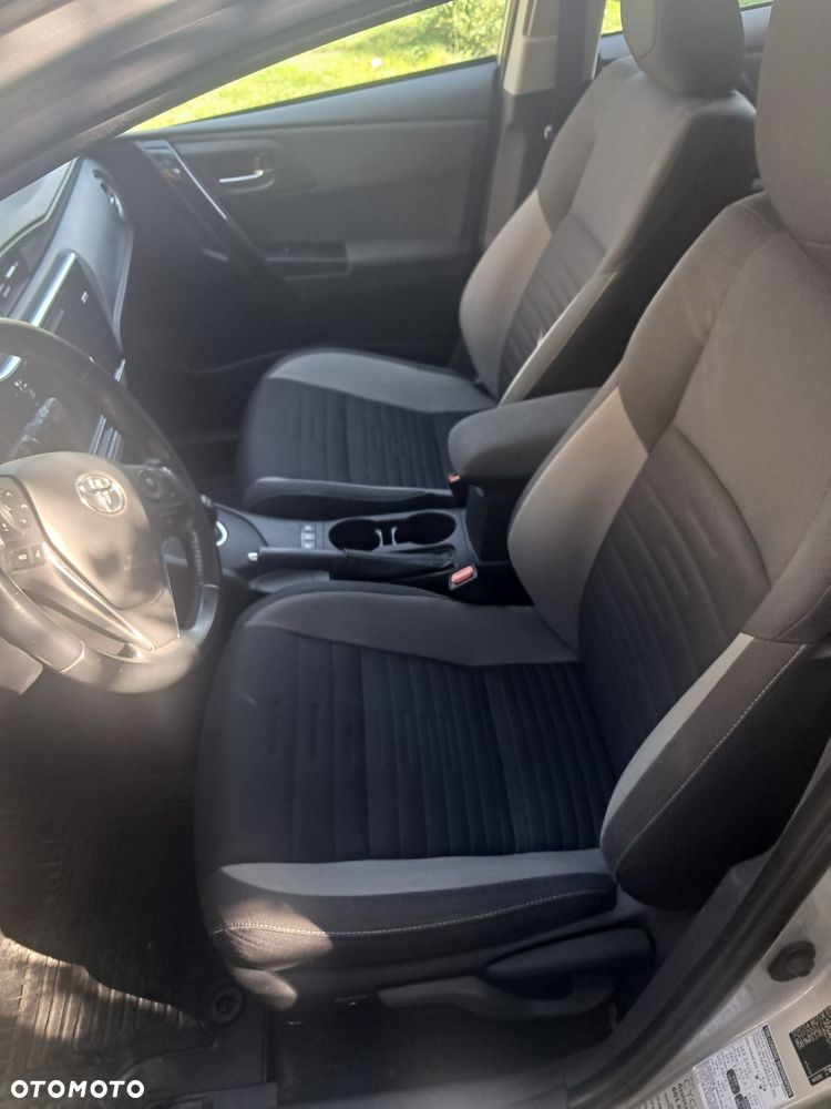 Toyota Auris Hybrid 135 Premium - 10