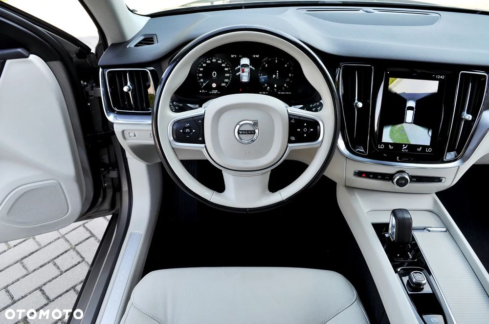 Volvo V60 B4 D Geartronic Momentum - 28