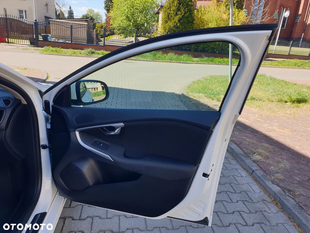 Volvo V40 D2 Momentum - 31