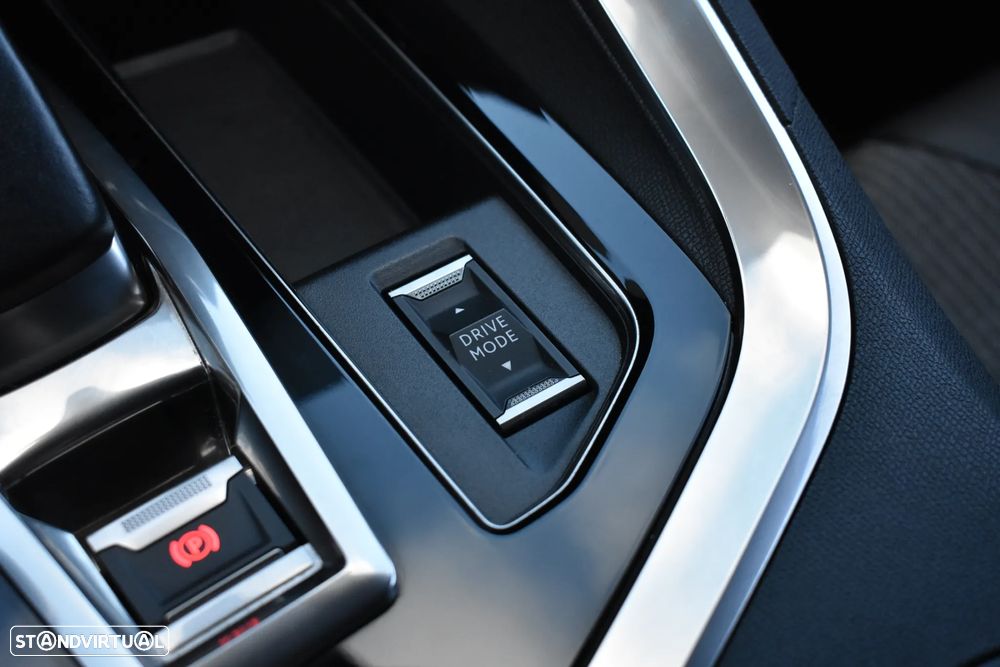 Peugeot 3008 1.6 Hybrid Allure e-EAT8 - 49