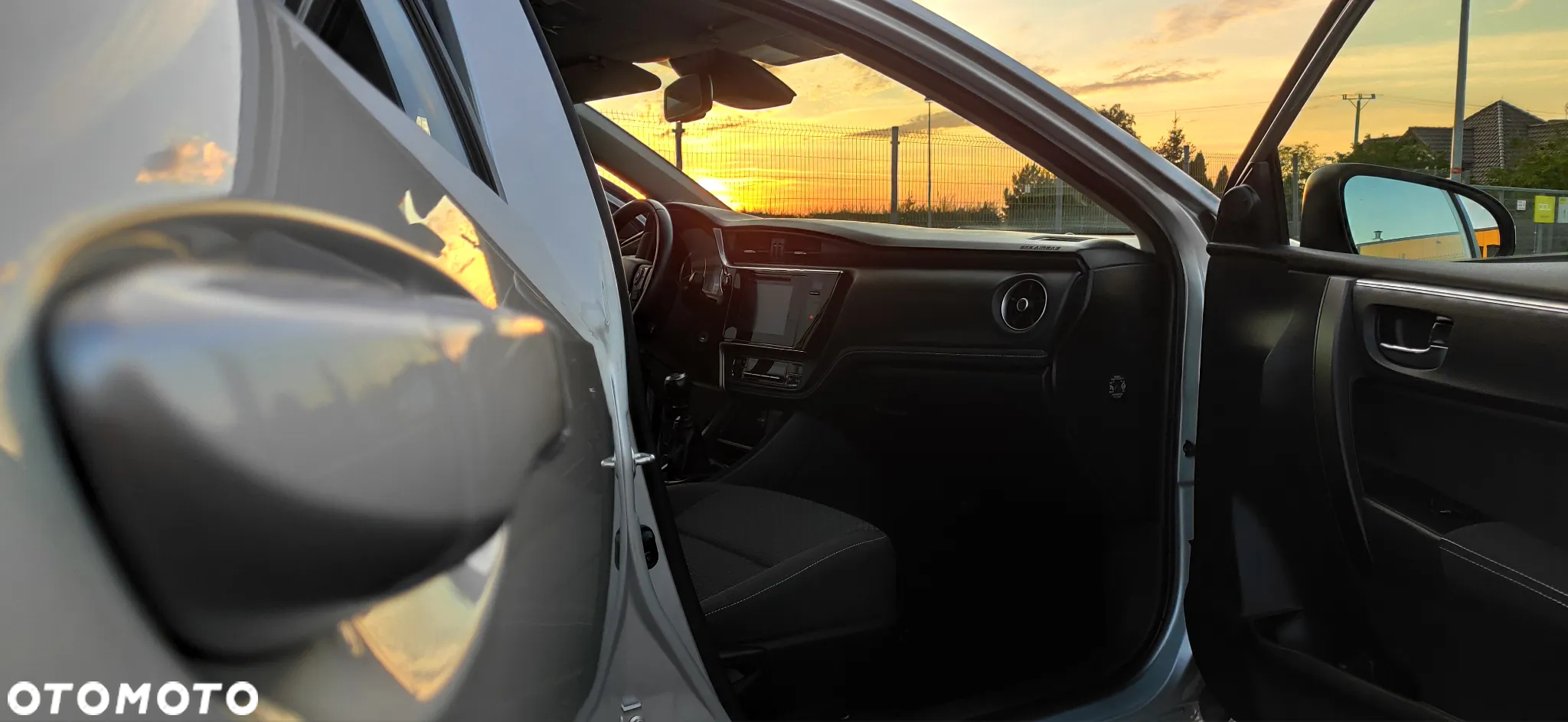 Toyota Corolla 1.6 Comfort - 25