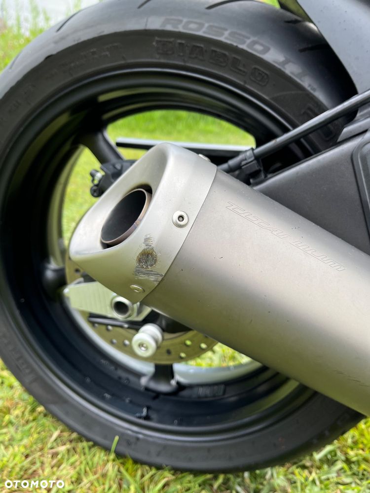 Yamaha R6 - 11